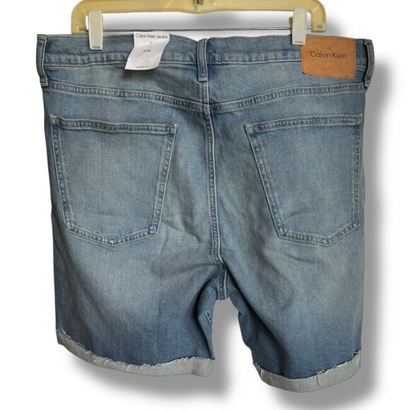 Calvin‎ Klein Mens Shorts Size 38W 38 W Light Blue Cuffed Straight Raw Edge - Picture 2 of 5